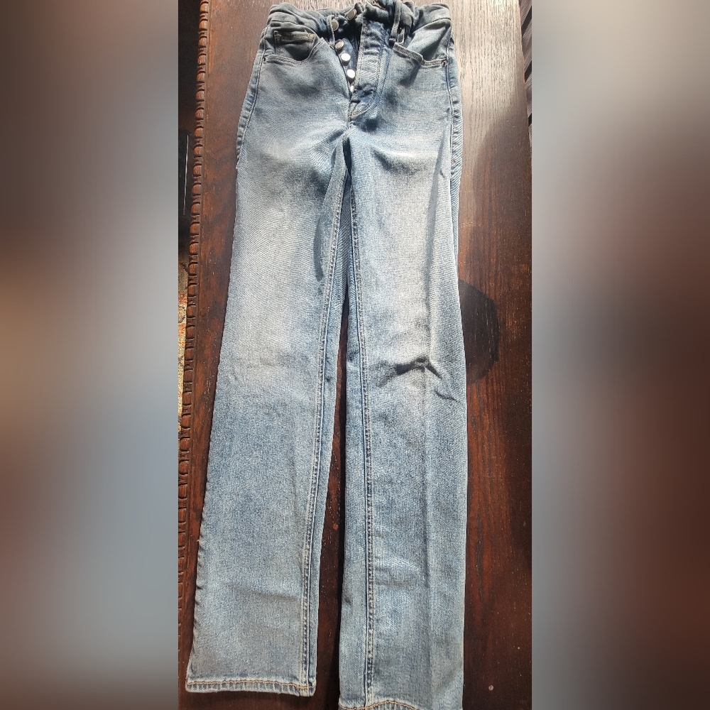 Good American Straight Leg Jeans